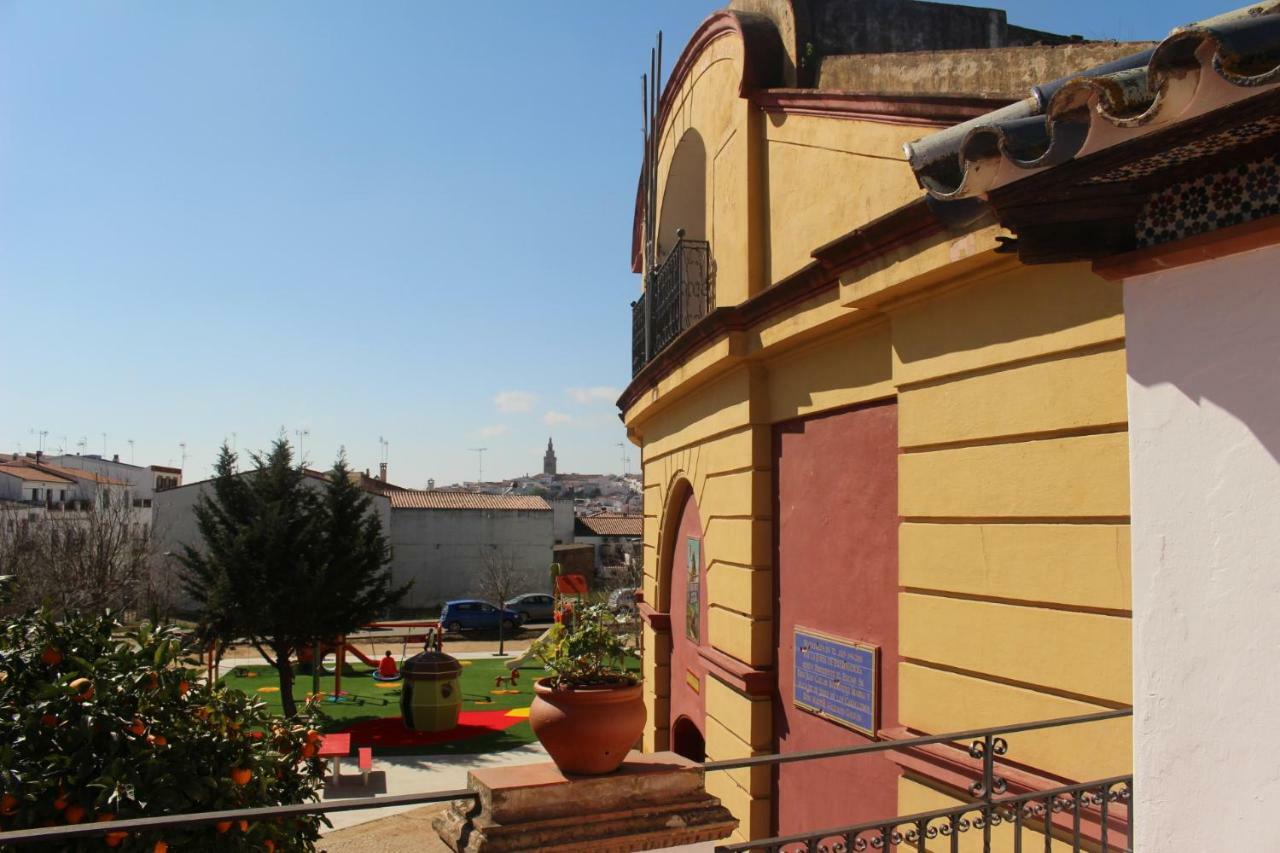 Apartamento Plaza De Toros Apartment Jerez De Los Caballeros Exterior photo